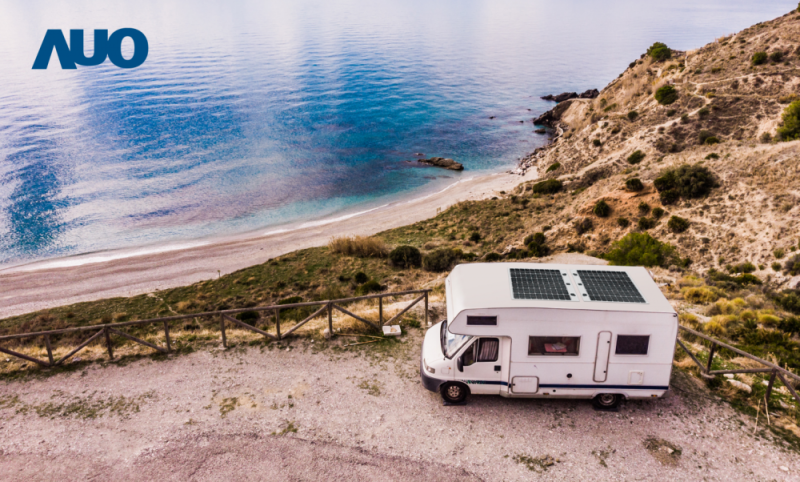 「可撓輕量化太陽光電板SunCurva」使用輕量特殊耐候型複合板取代傳統太陽能板的玻璃前板，不僅降低70%重量，每米平方僅3Kg；具有抗衝擊性能及通過電磁相容性測試，可應用於交通運輸工具，如露營車、遊艇等